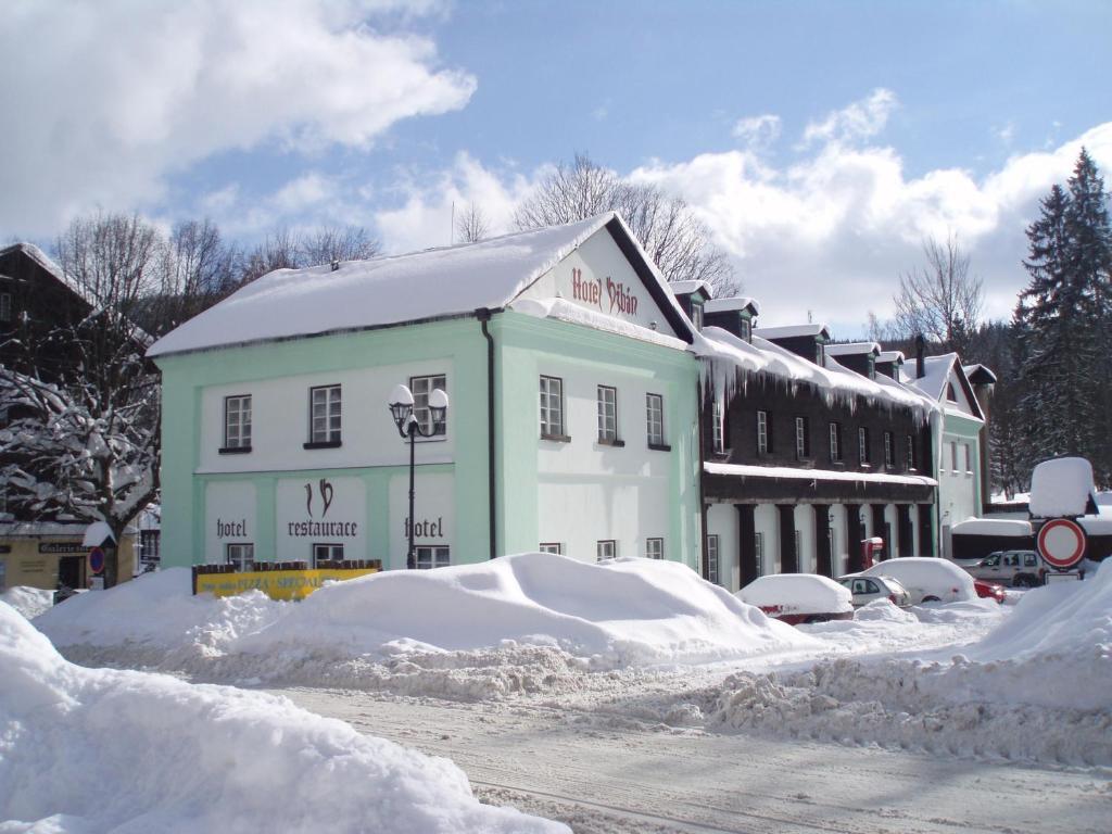 Hotel Dzban Jindrichov Esterno foto