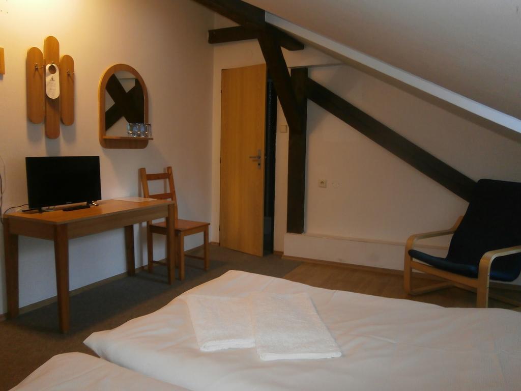 Hotel Dzban Jindrichov Esterno foto