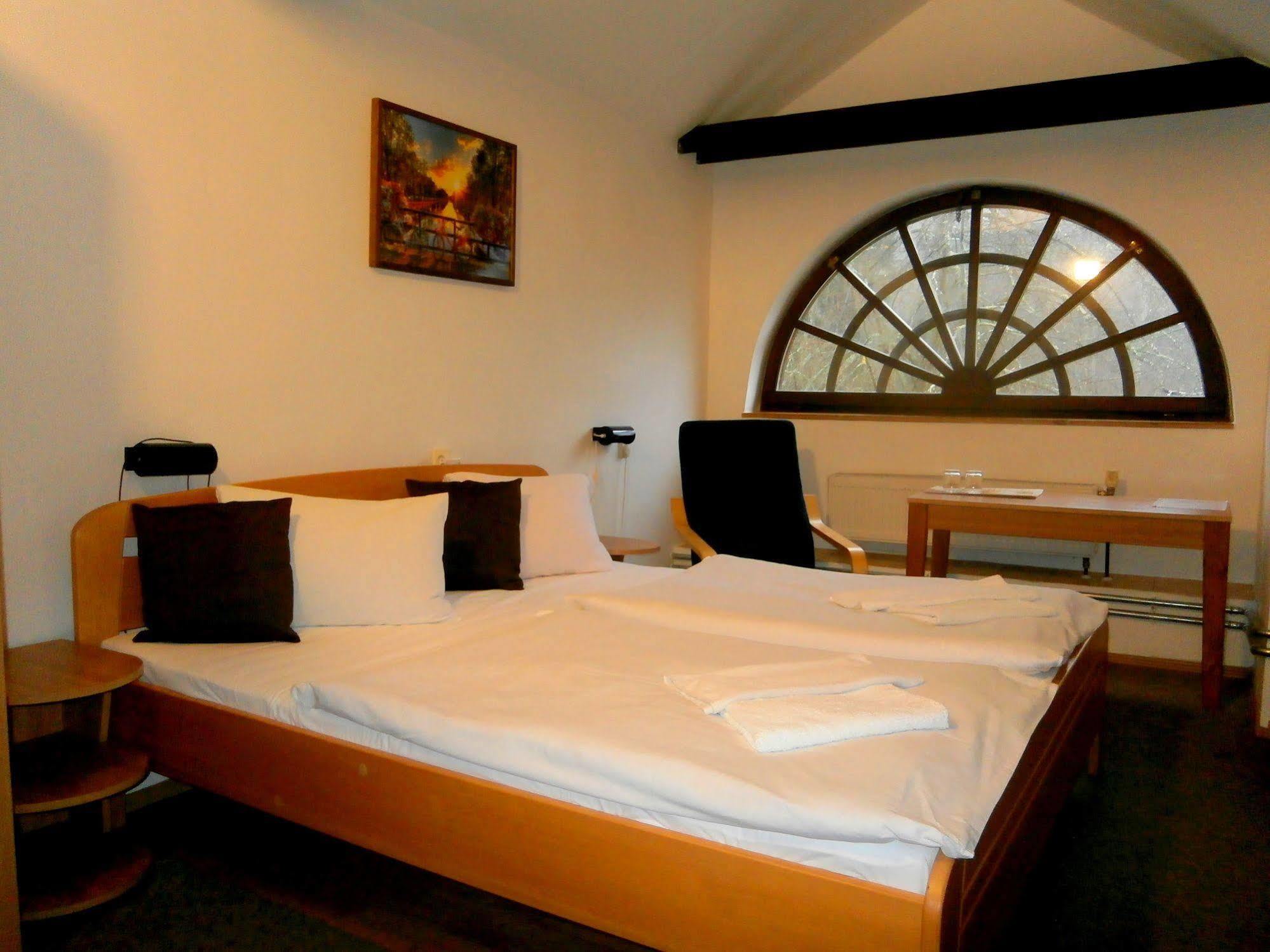 Hotel Dzban Jindrichov Esterno foto