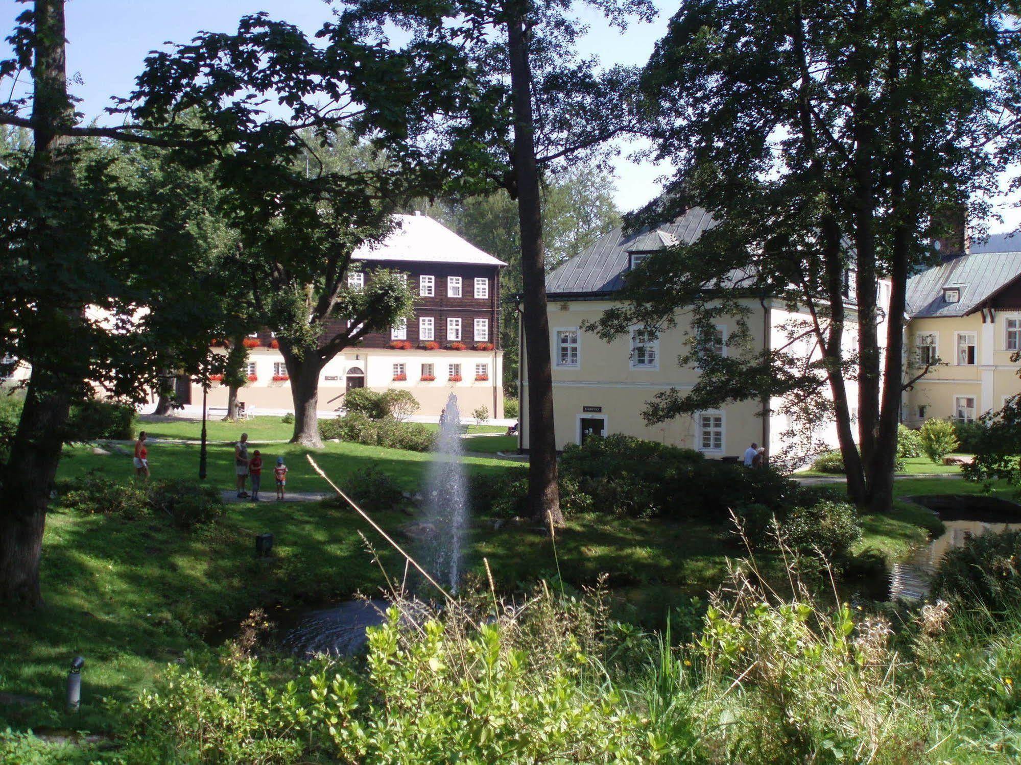 Hotel Dzban Jindrichov Esterno foto